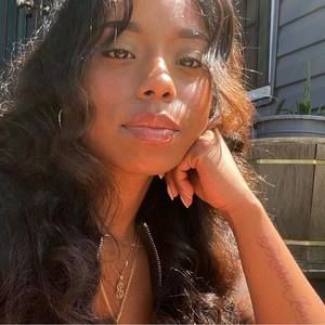 Meet your Posher, Evonee